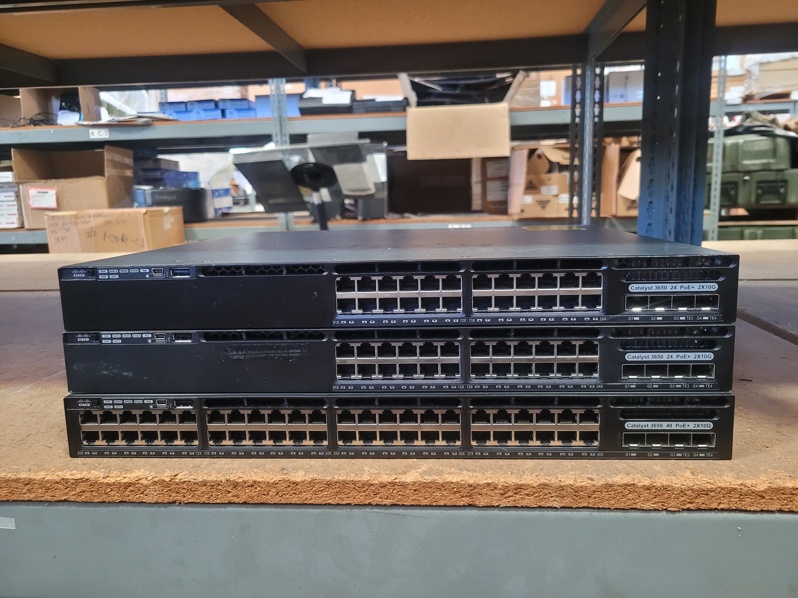 Switch Catalyst 3650 24 PoE 2x10G - Switch Catalyst 3650 24 PoE 2x10G (no hard drives).  3 Pieces. 